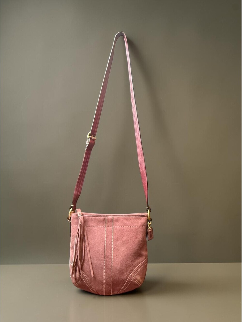 Coach Vintage 2005 Soho Dusty Rose Suede Swingpack Crossbody Y2K Tassel